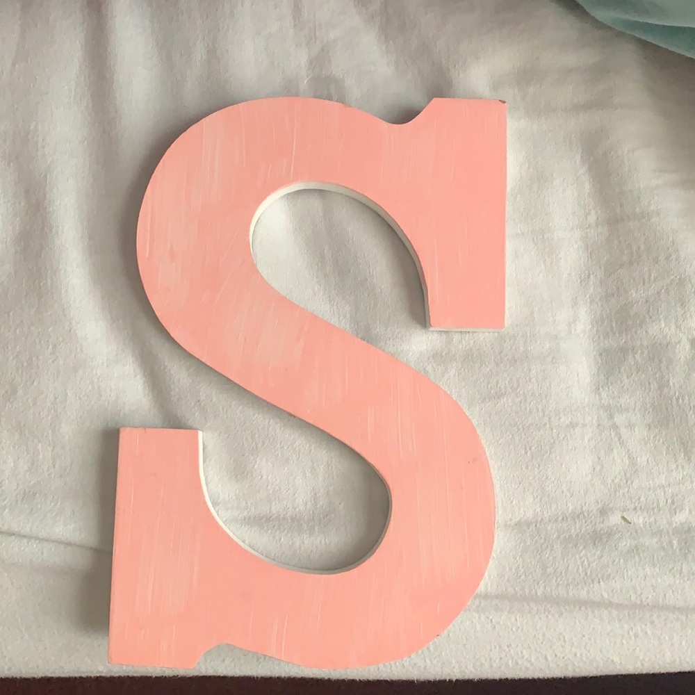 Hand painted wood S sign